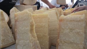 Feria Cheese, Bra