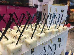 Queso Tierno con pimienta rosa, sin lactosa